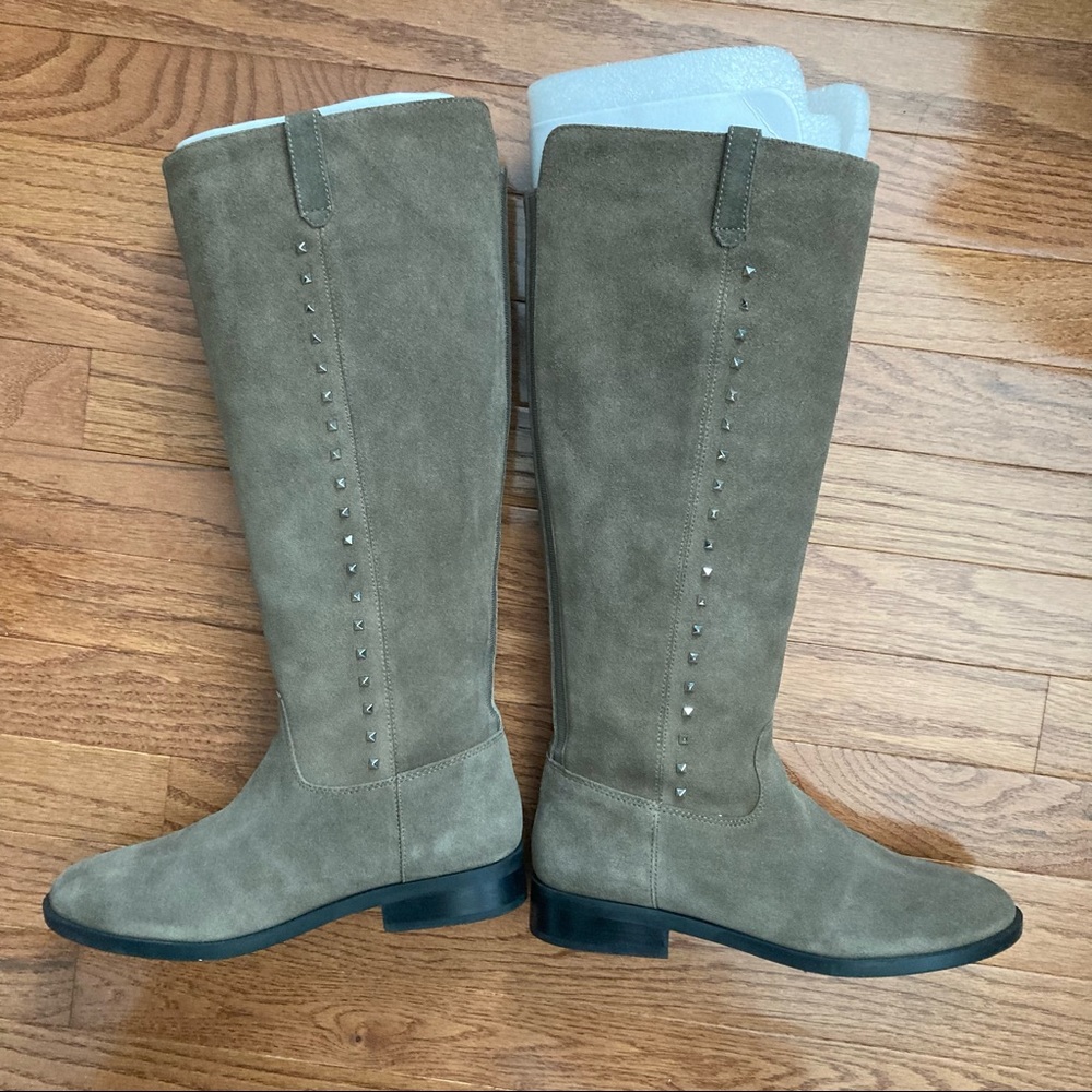 NWOB grey Marc Fisher tall women’s boots, size 8